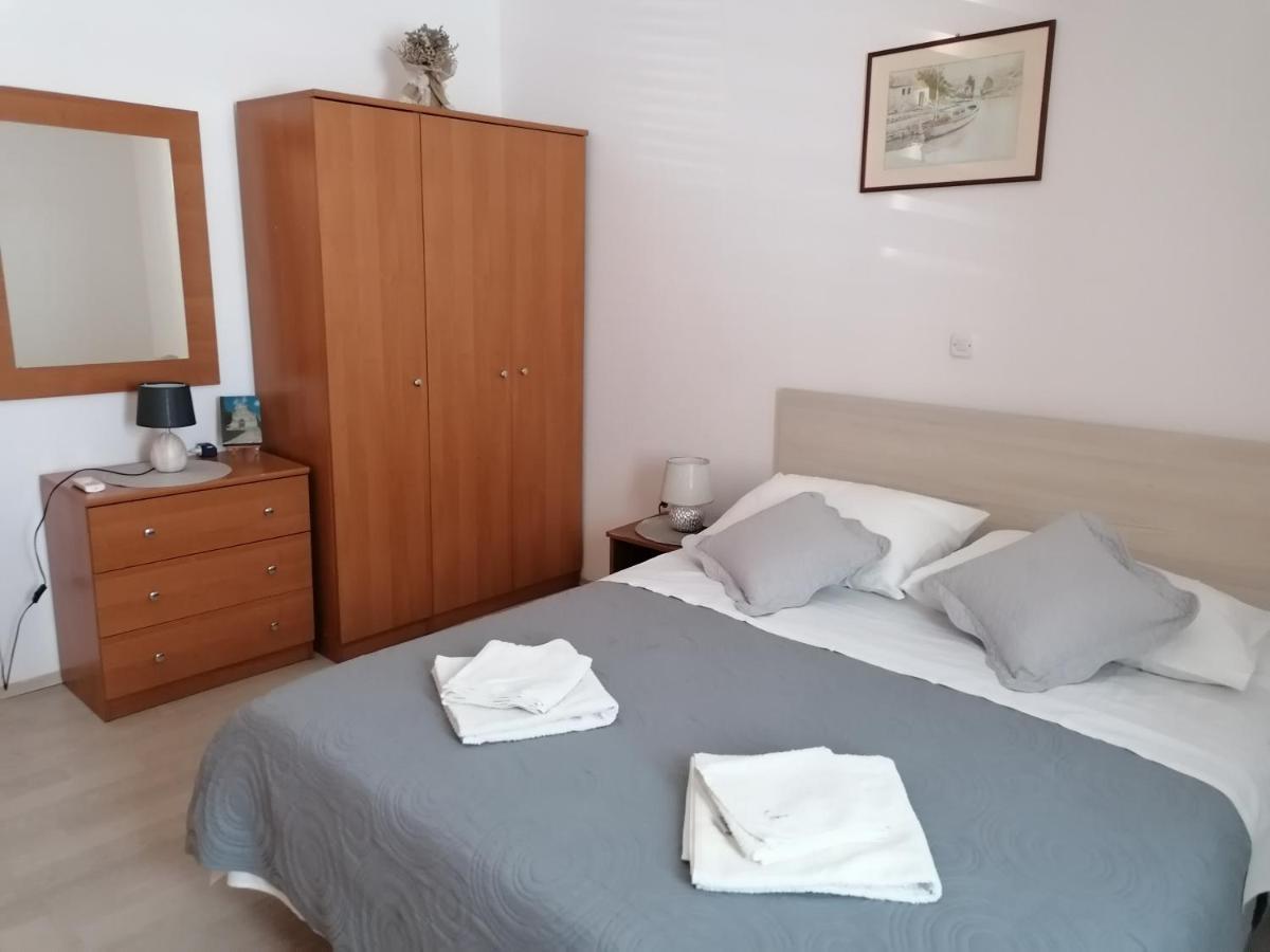 Apartmani Rija 3 Паг Экстерьер фото