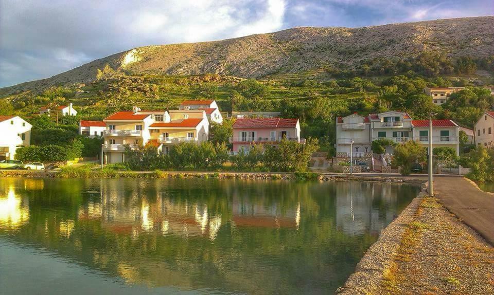 Apartmani Rija 3 Паг Экстерьер фото